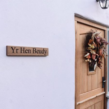 Luxury 2-Bed Barn Conversion In Llansteffan Carmarthen Exterior photo
